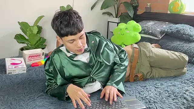 Andy_Belier23: онлайн-секс-чат