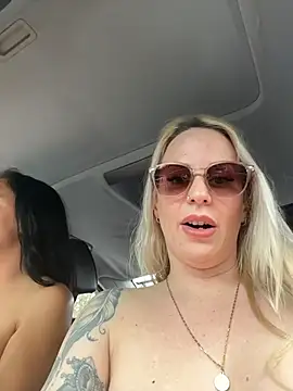 June695_ Live XXX-chat