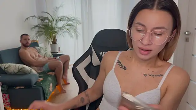 reallove_x's Live XXX Chat