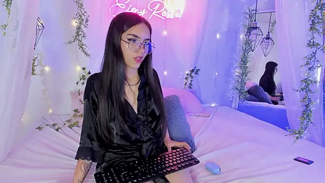 eimi_rosse18's Live XXX Chat