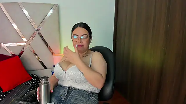 دردشة Kiara_noirr الجنسية المباشرة