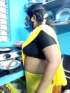 tamil_Vennila Live XXX-Chat