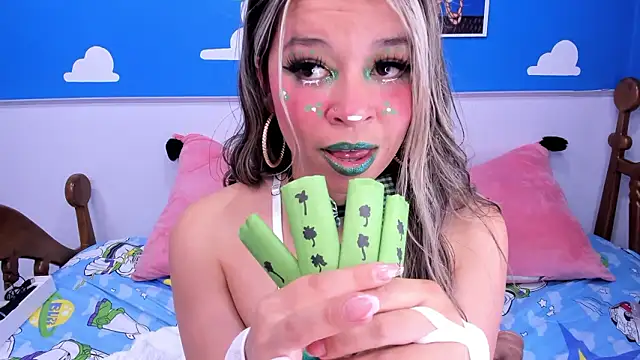 miss__evolet Adlı Modelin Canlı XXX Sohbeti