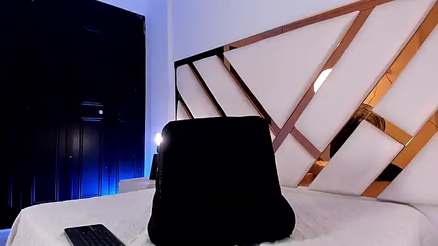 Aron_cruz Webcam Show