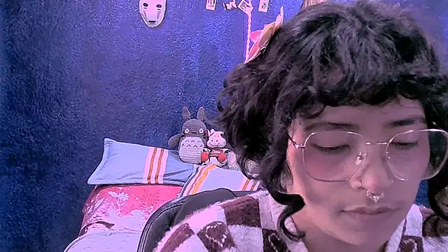 NinaYellow live XXX chat