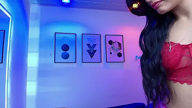 Maddie_T18's Live XXX Chat