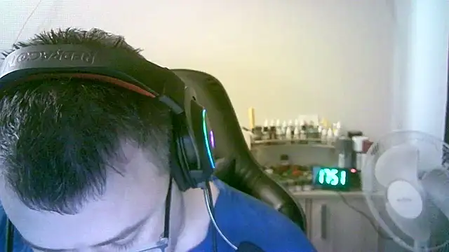 Chat +18 de SirAbuser ao vivo