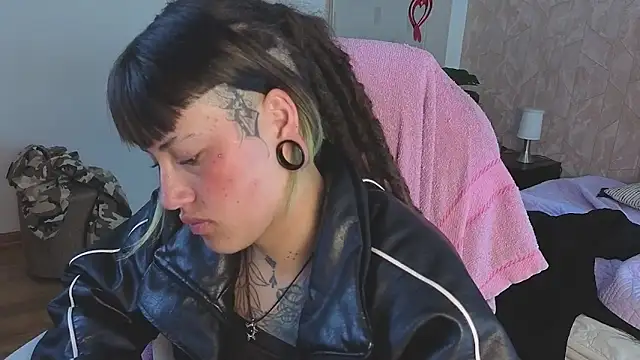 _sharlotte777 élő XXX-chatje