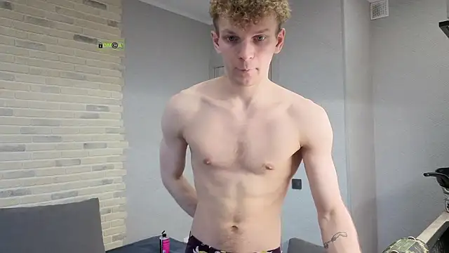 Show modela adamhariss na web-kameri