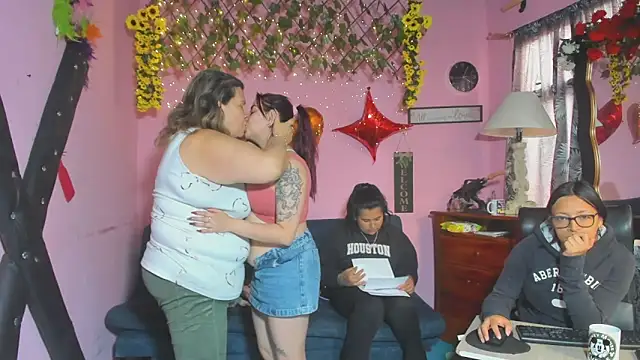 Živý XXX chat lesbiancuple