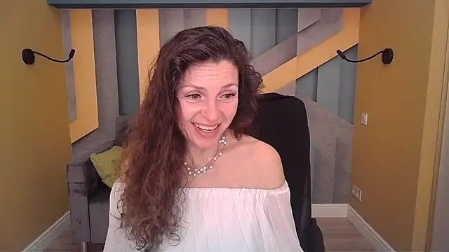 EllaLongのライブXXXチャット