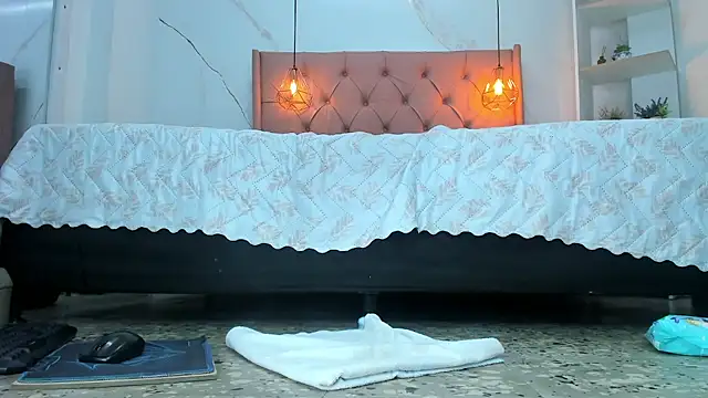 Belle_Brunette Obrolan Langsung XXX