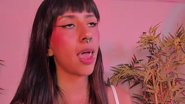 Chat XXX en directo de itsmroom_