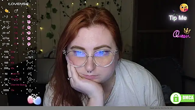 Chat +18 de Alicia_love00 ao vivo