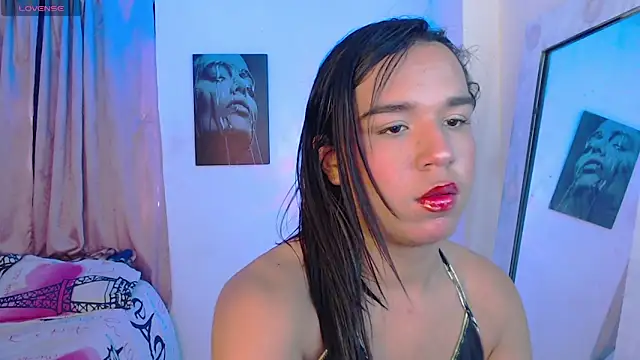 Show modela Candyy_doll__ na web-kameri