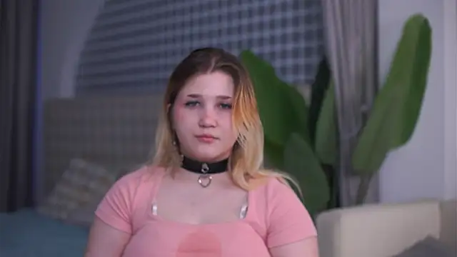 KenaYodis webcam show