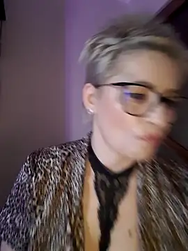 LunaBlaise: онлайн-секс-чат