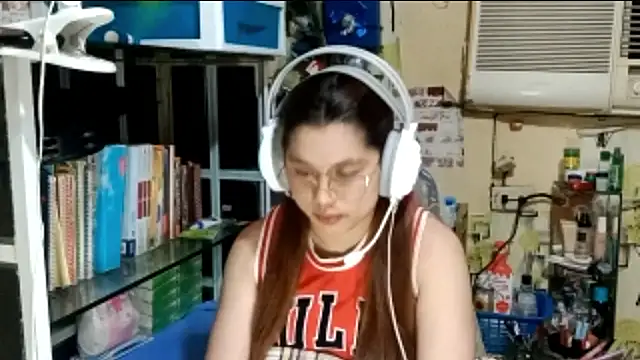 TennieReichow's Live XXX Chat