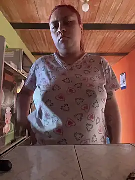 nahomy05 Show in webcam