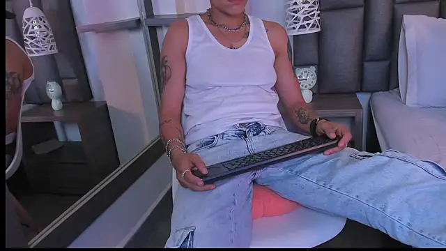 ZoeKrug Live XXX Chat