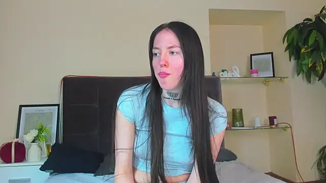 AdrianaCult Adlı Modelin Canlı XXX Sohbeti