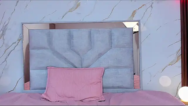 LeahLuna_ Adlı Modelin Canlı XXX Sohbeti