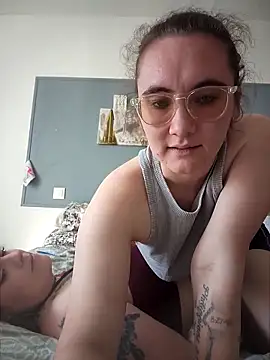 Pokazy przed kamerką – AndHerXO