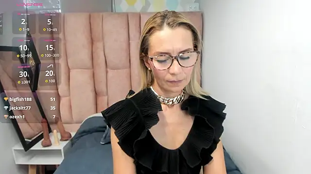 Chatroom XXX en direct de Issa_Milf__