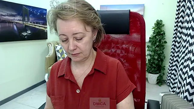 Pokazy przed kamerką – MONA_W