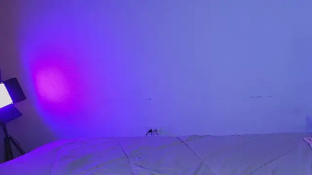 MiaColucci18 即時 XXX 聊天