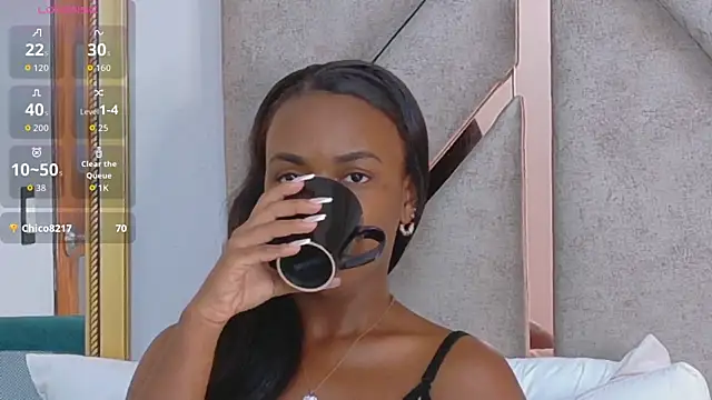 Sally-Noa 即時 XXX 聊天