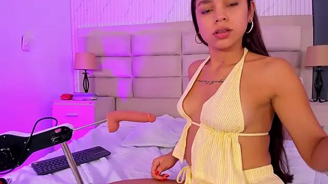 CarolineFyre Live XXX-chat