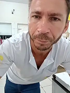 RobertoLuiz84 Adlı Modelin Canlı XXX Sohbeti