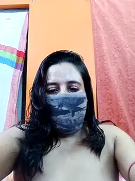 Hotpuja25 élő XXX-chatje