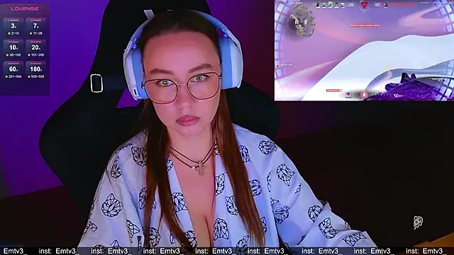 Emili1- live XXX chat