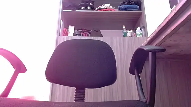 Chat XXX en directo de nicolle_milf1978