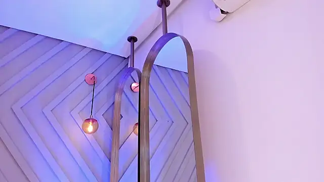 Онлайн чат XXX Adharamonroe