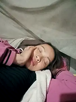 Andrea-688's Live XXX Chat