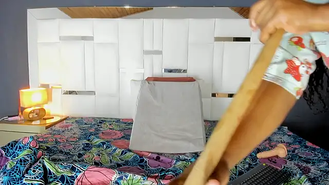 แชท XXX สดของ HilarySolis