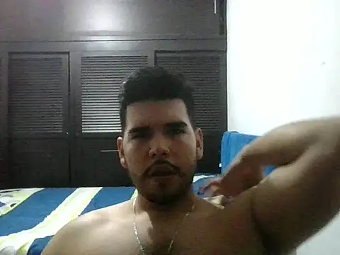 Вебкам-шоу LatinBeardCali