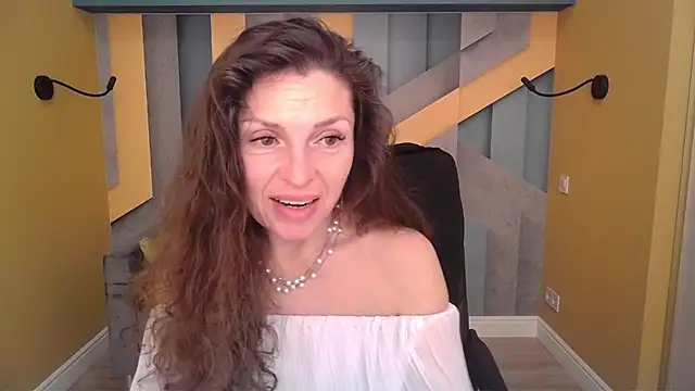 EllaLong Chat XXX in diretta