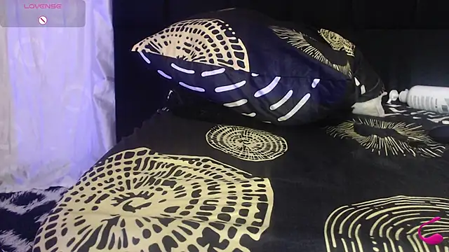 XXX chat uživo modela charlotte_brawn