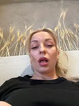 VikaBunny1 现场XXX聊天