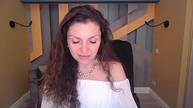 EllaLong's Live XXX Chat