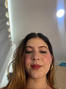 naughty__angel Adlı Modelin Canlı XXX Sohbeti