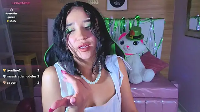 Онлайн чат XXX bella_vibess_s