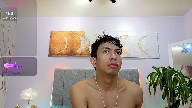 Luchoplayboy: διαδικτυακό σόου στην κάμερα