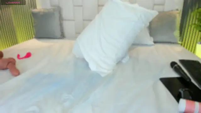 ValeriaGarcia's Live XXX Chat