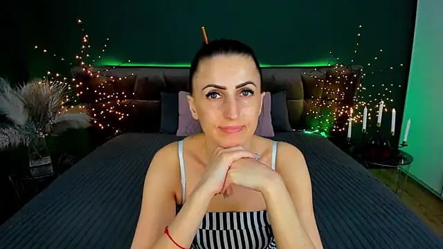 Rebecca_Diamond 现场XXX聊天