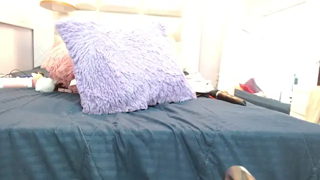 XXX chat uživo modela minene_mikami